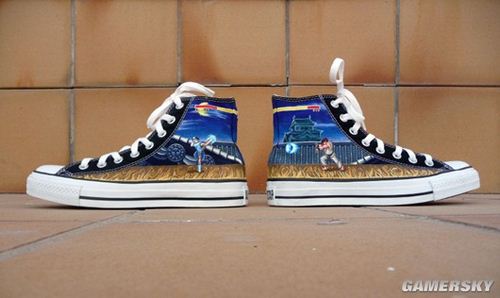西班牙艺术家手绘《街头霸王》图像的匡威鞋