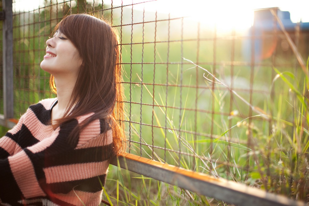 待到山花烂漫时她在丛中笑