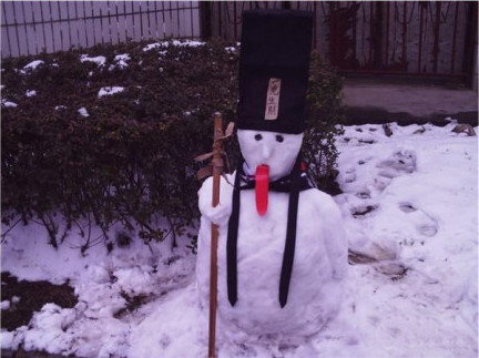 恶灵退散 年度最具镇宅效果的雪人