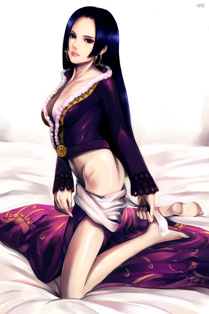 性感御姐海贼王女帝 傲人酥胸白皙玉腿