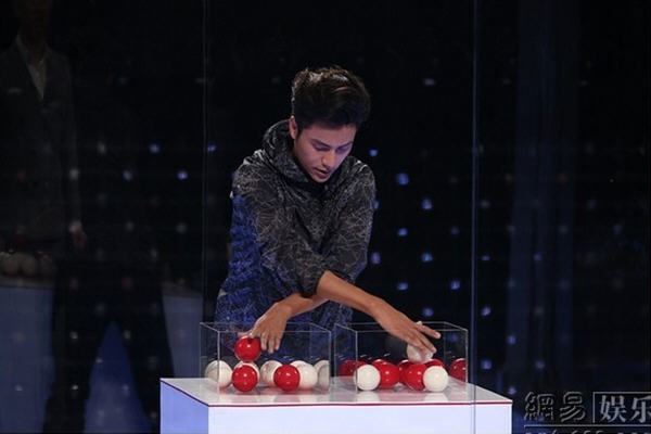 脉动梦立方陈坤闯关第一人 为公益化缘25万