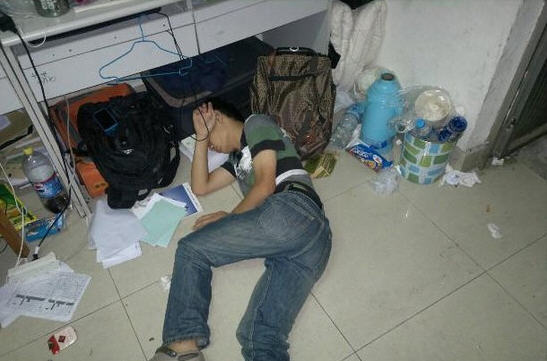 大学生活怎么过 2b青年欢乐多完整页