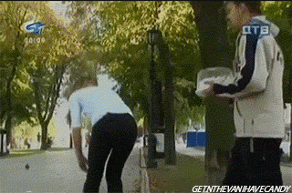 11月13日搞笑gif动图 大叔这是在变魔术吗