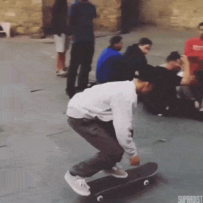 搞笑gif动图(12月22日) 现实和理想的差距 胸器妹子蹦蹦跳跳