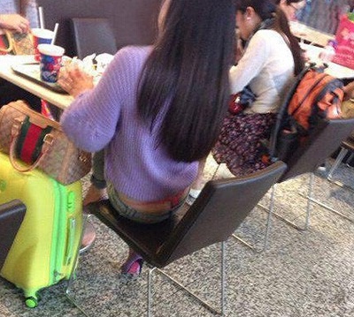 韩国长腿美女大学生樱花下齐走秀 点进去我就呵呵 搞笑囧图大荟萃(35)