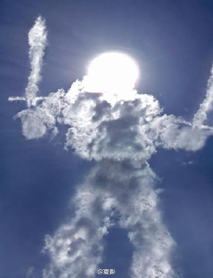 每日搞笑囧图(7月17日)泰国辣妈身材太棒被卡电梯