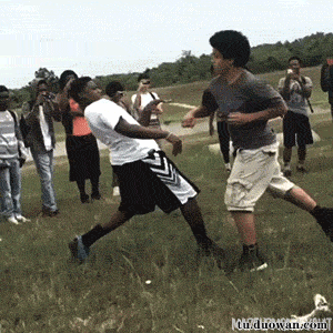 每日爆笑动图8月13日妹子好厉害的拳法虎虎生风是在下输了