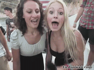 每日爆笑动图(8月22日)我下了3个小时 裤子都脱了 你给我看这个?_乐游网