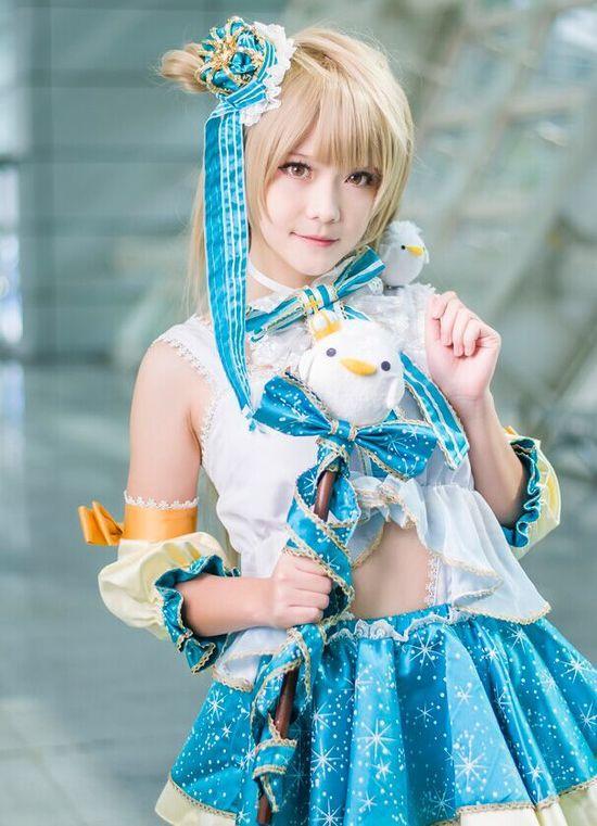 每日搞笑囧图(8月25日)熊孩纸你往哪踢呢 等下看我不揍扁你!