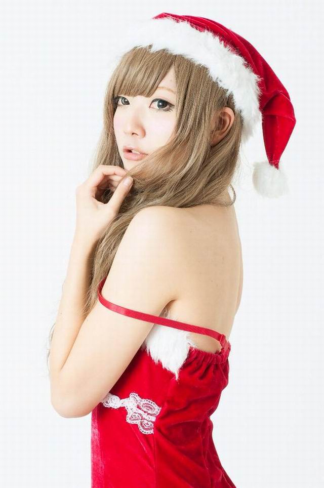 御姐气质的潇洒女仆神坂琉菜cosplay