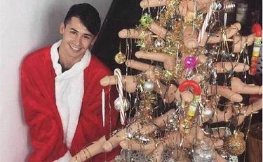 搞笑囧图(12月18日)圣诞节送女神一颗圣诞树 