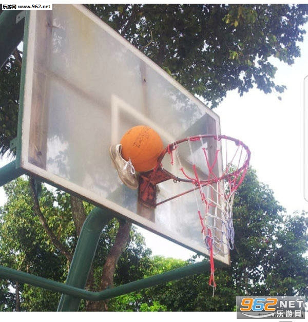 搞笑囧图(11月6日) 打篮球的时候 最让人绝望的